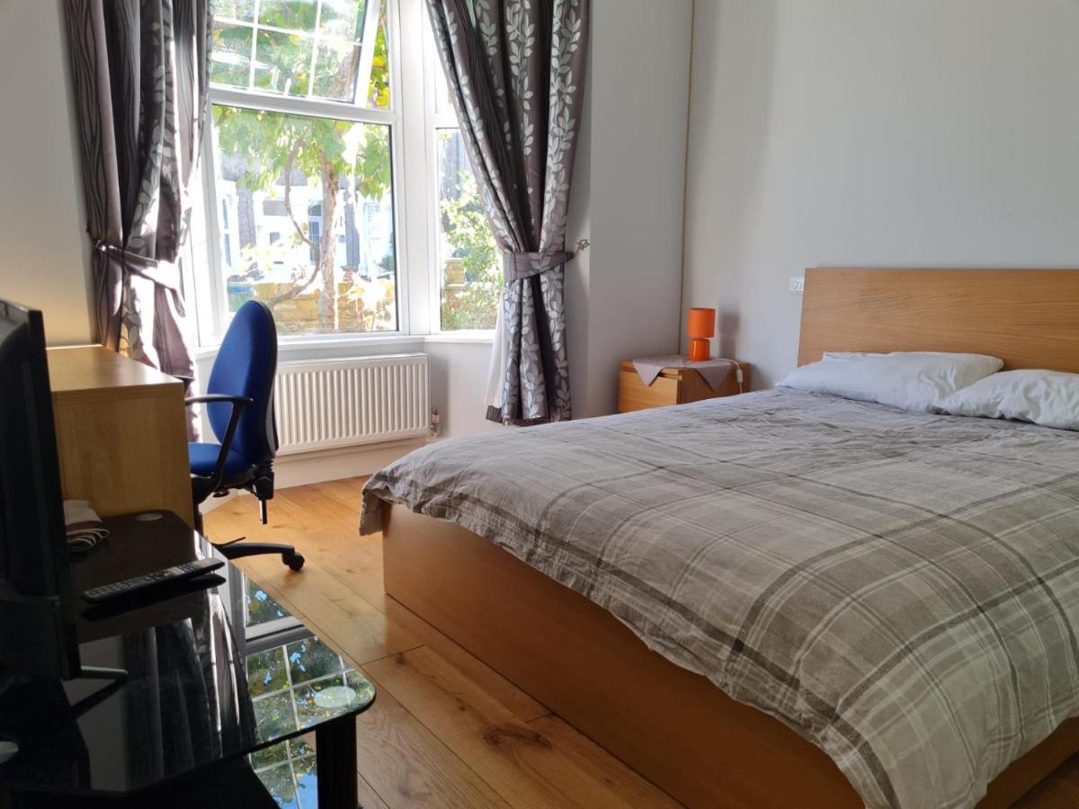 Daniari Guest Rooms Erith Dış mekan fotoğraf