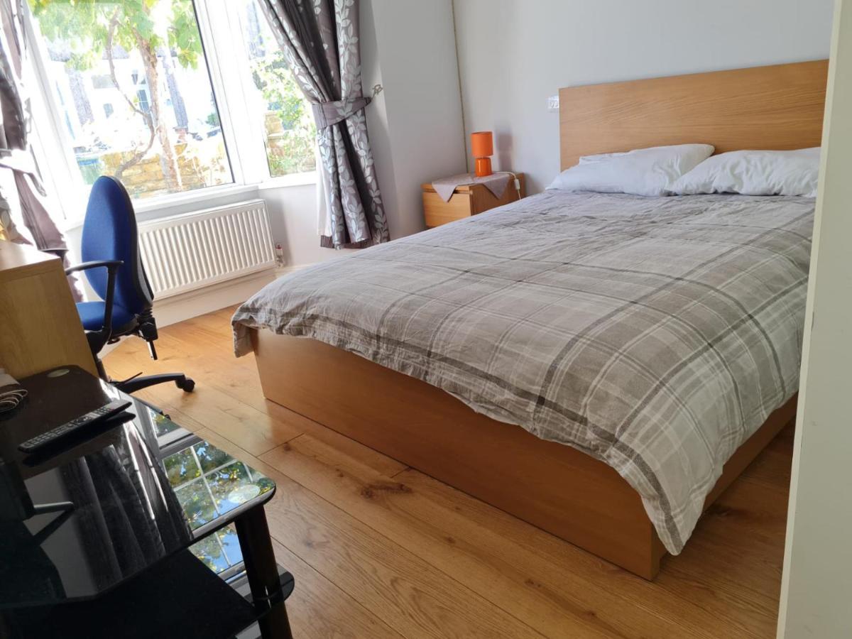 Daniari Guest Rooms Erith Dış mekan fotoğraf