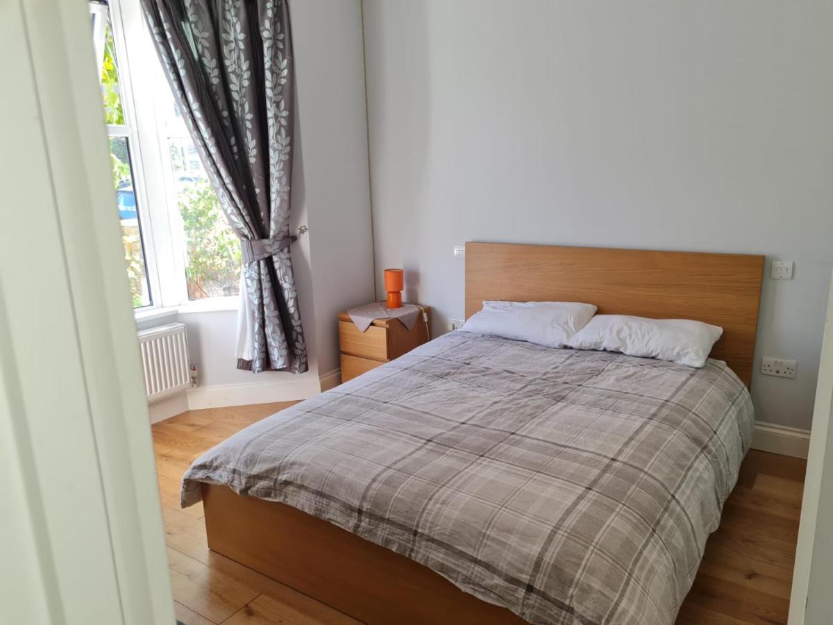 Daniari Guest Rooms Erith Oda fotoğraf
